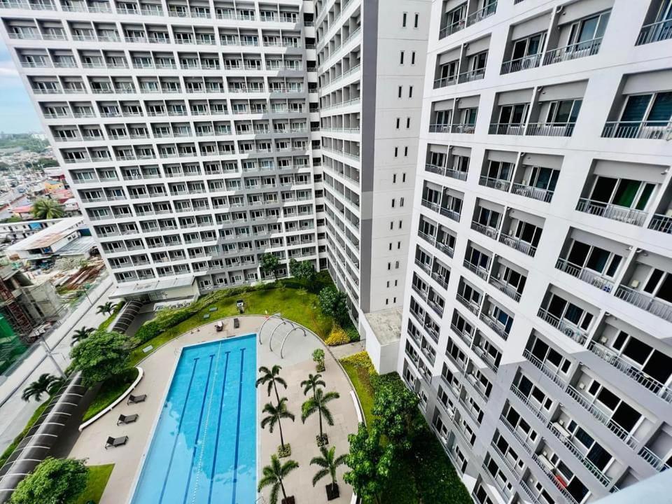 Sanguine Staycation Taguig Exterior photo